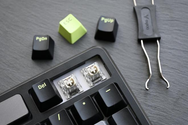 雷柏V700 DIY-98机械键盘!j9九游会网站入口你绝对不能错过的(图5) 雷柏V700 DIY-98机械键盘!j9九游会网站入口你绝对不能错过的(图5)